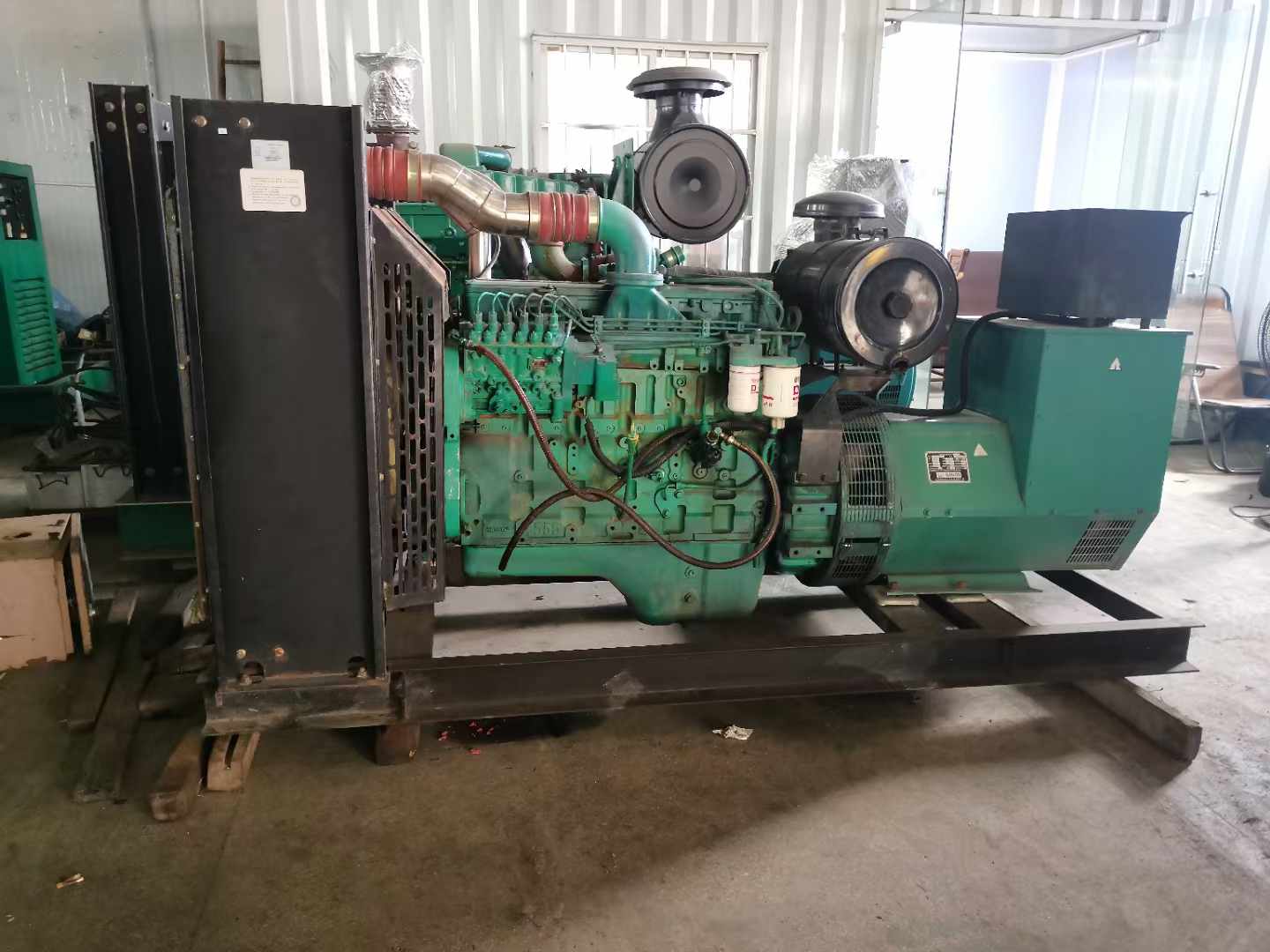 武鸣发电机租赁如何确定电缆的承载电流是否在安全范围内?