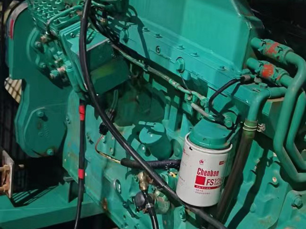 武鸣如何确定新的发电机组控制系统是否与原系统兼容？