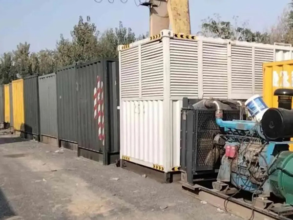 武鸣200KW柴油发电机机组每小时油耗是多少？